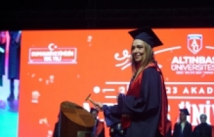 Altınbaş Üniversitesi'nde mezuniyet heyecanı