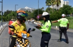 Antalya'da artan denetimlerle motosiklet kazalarında düşüş sağlandı