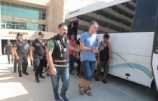 Antalya'da çeşitli suçlardan aranan 35 şüpheli yakalandı