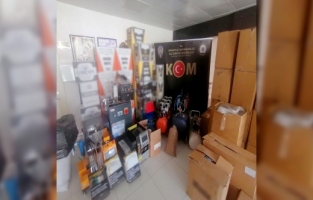 Antalya'da kaçakçılık operasyonunda 3 şüpheli yakalandı