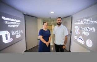 Antalya'da kurulan kuluçka merkezinde girişimciler turizm teknolojileri geliştiriyor