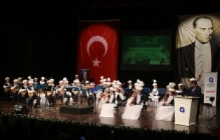 Antalya'da Tattimbet Akademik Halk Çalgıları Orkestrası konser verdi
