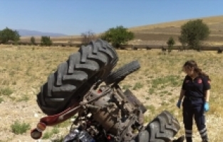 Burdur'da devrilen traktörün sürücüsü öldü