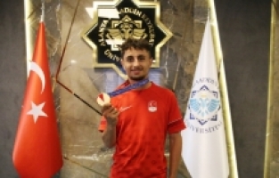Dünya Üniversiteler Yaz Oyunları'nın şampiyonu Salih'in hedefi olimpiyatlarda madalya kazanmak
