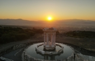 “Gladyatörler şehri“ Kibyra, gün doğumunda dron ile görüntülendi