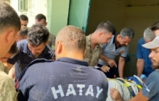 Hatay'da halatının kopması sonucu düşen işçi ağır yaralandı