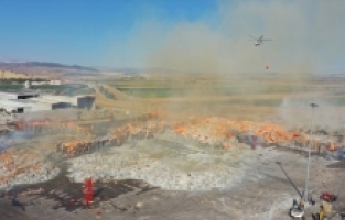 Kahramanmaraş'ta geri dönüşüm fabrikasında çıkan yangın kontrol altına alındı
