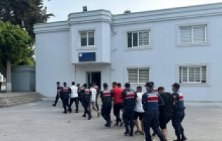 Mersin'de bir kişinin evinde silahla öldürülmesiyle ilgili 10 zanlı tutuklandı