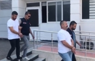 Mersin'de tefecilik operasyonunda yakalanan 2 zanlı tutuklandı