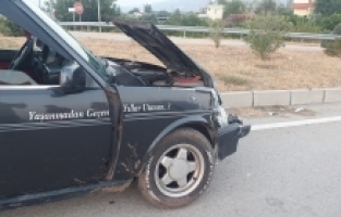 Osmaniye'de kamyonetle çarpışan otomobilin sürücüsü yaralandı