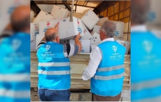 Yayladağı'nda depremzedelere gıda ve hijyen kolisi desteği