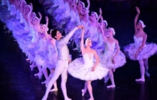 30. Uluslararası Aspendos Opera ve Bale Festivali'nde “Kuğu Gölü“ balesi sahnelendi