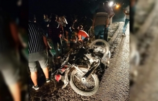 Adana'da iki motosikletin çarpışması sonucu 1 kişi öldü, 2 kişi ağır yaralandı