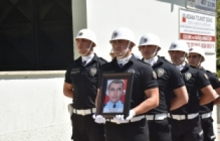 Adana'da kalp krizinden ölen polisin cenazesi defnedildi
