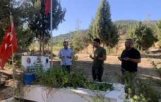 Adana'da okul yöneticileri şehit ailesini ziyaret etti