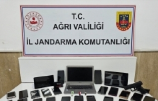 Ağrı merkezli 6 ilde düzenlenen dolandırıcılık operasyonunda 9 şüpheli tutuklandı