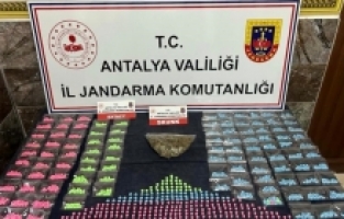 Antalya'da evinde uyuşturucu bulunduran şüpheli gözaltına alındı