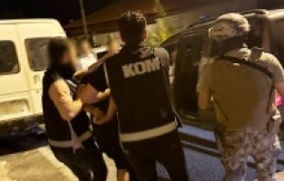 Antalya'da suç örgütü kurmak suçundan aranan hükümlü yakalandı