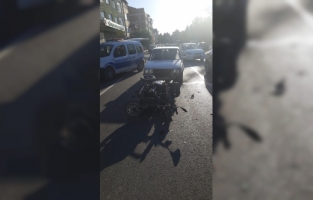 Burdur'da otomobille çarpışan elektrikli motosikletin sürücüsü ağır yaralandı