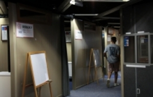 Depremzede lise öğrencileri için “Rauf Bey Gemisi“nde ilk ders zili çaldı