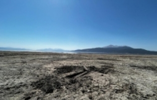 Eğirdir Gölü kıyısında tarihi eser olduğu tahmin edilen bazı parçalar bulundu