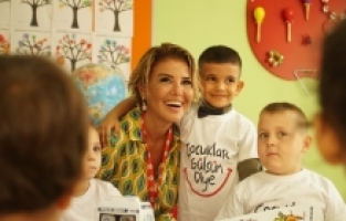 Gülben Ergen, Osmaniye'de anaokulu açılışı yaptı