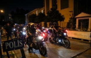 Mersin'de suç örgütüne yönelik operasyonda 17 zanlı yakalandı