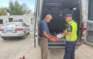 Hatay'da jandarma trafik ekipleri okul servislerini denetledi