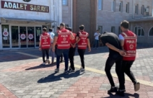 Isparta'da telefon dolandırıcılığından gözaltına alınan 4 şüpheli tutuklandı