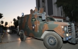 Mersin'de göçmen kaçakçılığı yaptıkları iddia edilen 3 kişi tutuklandı