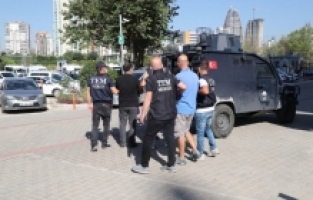 Mersin'de terör operasyonunda yakalanan 4 zanlıdan 3'ü tutuklandı