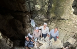 Toroslar'daki Çimi Yaylası'nda süt ürünleri sıcaktan obruklarda korunuyor