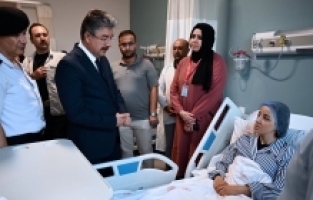 Vali Yılmaz'dan yaralı jandarma personeline ziyaret