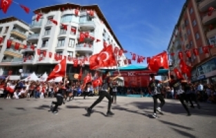 Adana ve çevre illerde Cumhuriyet'in 100. yıl dönümü kutlamaları