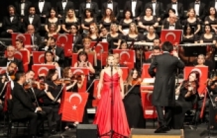 Adana'da ÇDSO ile MDOB'dan Cumhuriyet'in 100. yıl dönümüne özel konser