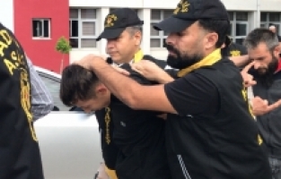 Adana'da gasp şüphelisi 3 zanlı tutuklandı