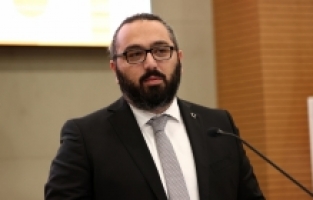 Adana'da “Kreatif Endüstrilerde Kadrajın Ekonomisi“ paneli düzenlendi