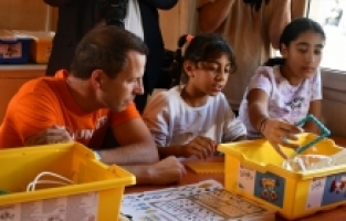 Amazon Türkiye'nin desteğiyle Hatay'da “Gülümseten Hayaller Topluluk Evi“ açıldı