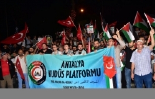 Antalya, Isparta ve Burdur'da İsrail'in Gazze'deki hastaneye saldırısı protesto edildi