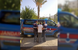 Antalya'da 6 ayrı suçtan aranan şüpheli yakalandı