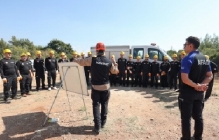 Antalya'da arama kurtarma ekiplerine yönelik eğitimler devam ediyor