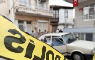 Antalya'da bir kişi otomobilde ölü bulundu