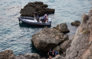 Antalya'da kayalıklarda kadın cesedi bulundu