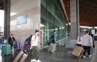 Antalya'da KYK yurtlarında kalacak öğrenciler otogar ve havalimanında karşılanıyor