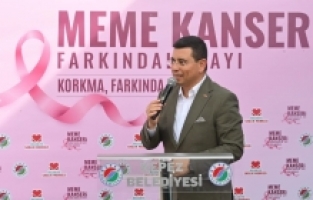 Antalya'da meme kanseri farkındalığı için pembe balon uçuruldu