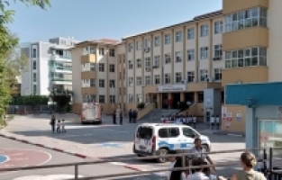 Antalya'da okulda çıkan söndürüldü