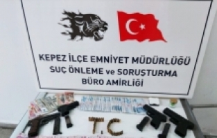 Antalya'da suç örgütü operasyonunda yakalanan 6 zanlı tutuklandı