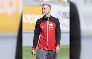 Antalyaspor'da 4 gole ulaşan Adam Buksa, takımın en skorer oyuncusu oldu