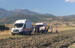 Burdur'da tarlasını sürerken traktörden düşen çiftçi yaralandı