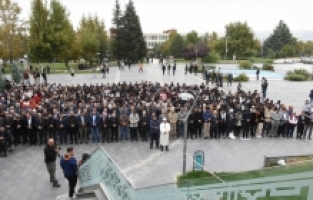 Deprem bölgesinde, Gazze'de hayatını kaybedenler için gıyabi cenaze namazı kılındı